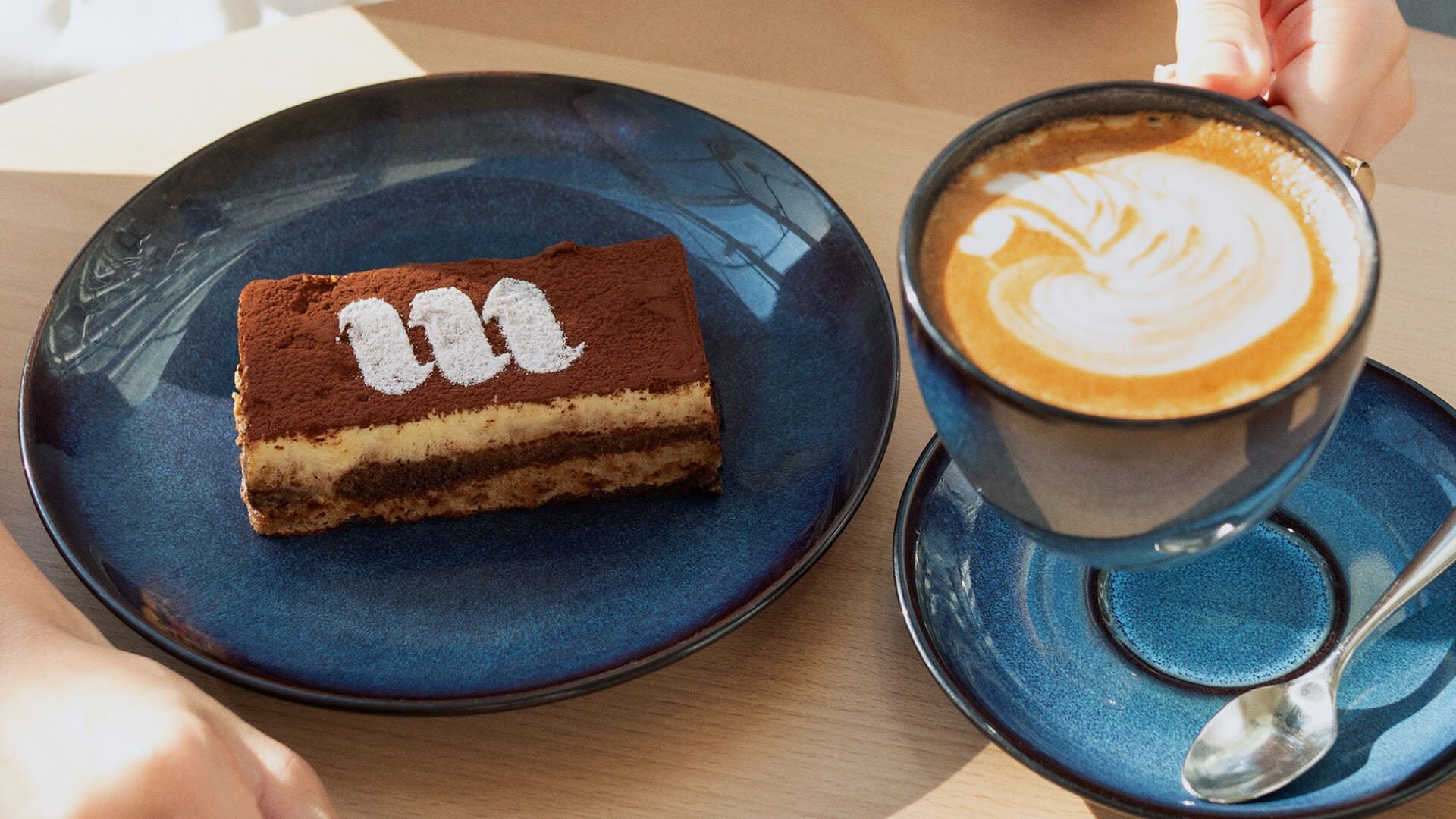 マリーナベイ・サンズのMiracle Coffeeで楽しむ、ハイティーのデザートとコーヒー
