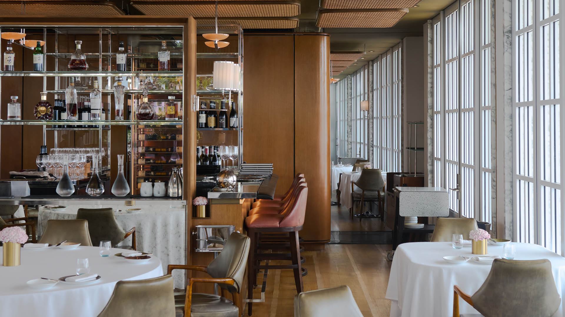 2026 MICHELIN guideのおすすめレストラン、Spago Dining Roomの店内