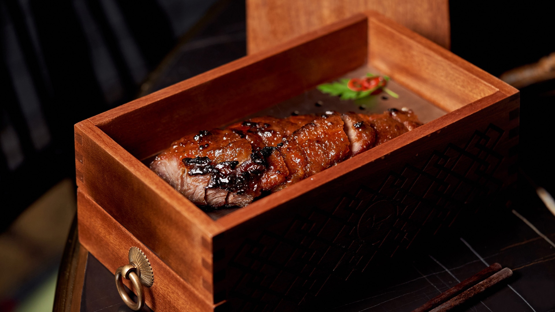 Mott 32がご提供する2026年母の日セットメニューで、ワンランク上の中国料理を