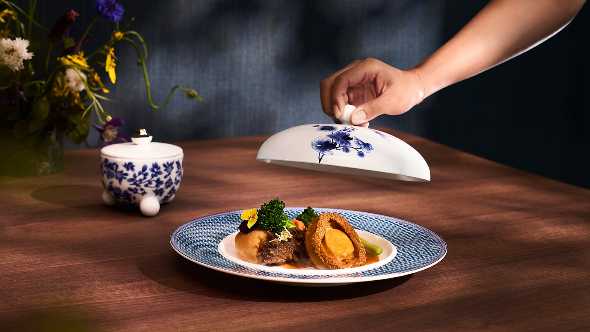 Jin Ting Wan – Braised Abalone with Superior Sauce