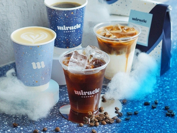 カフェ & ショップ