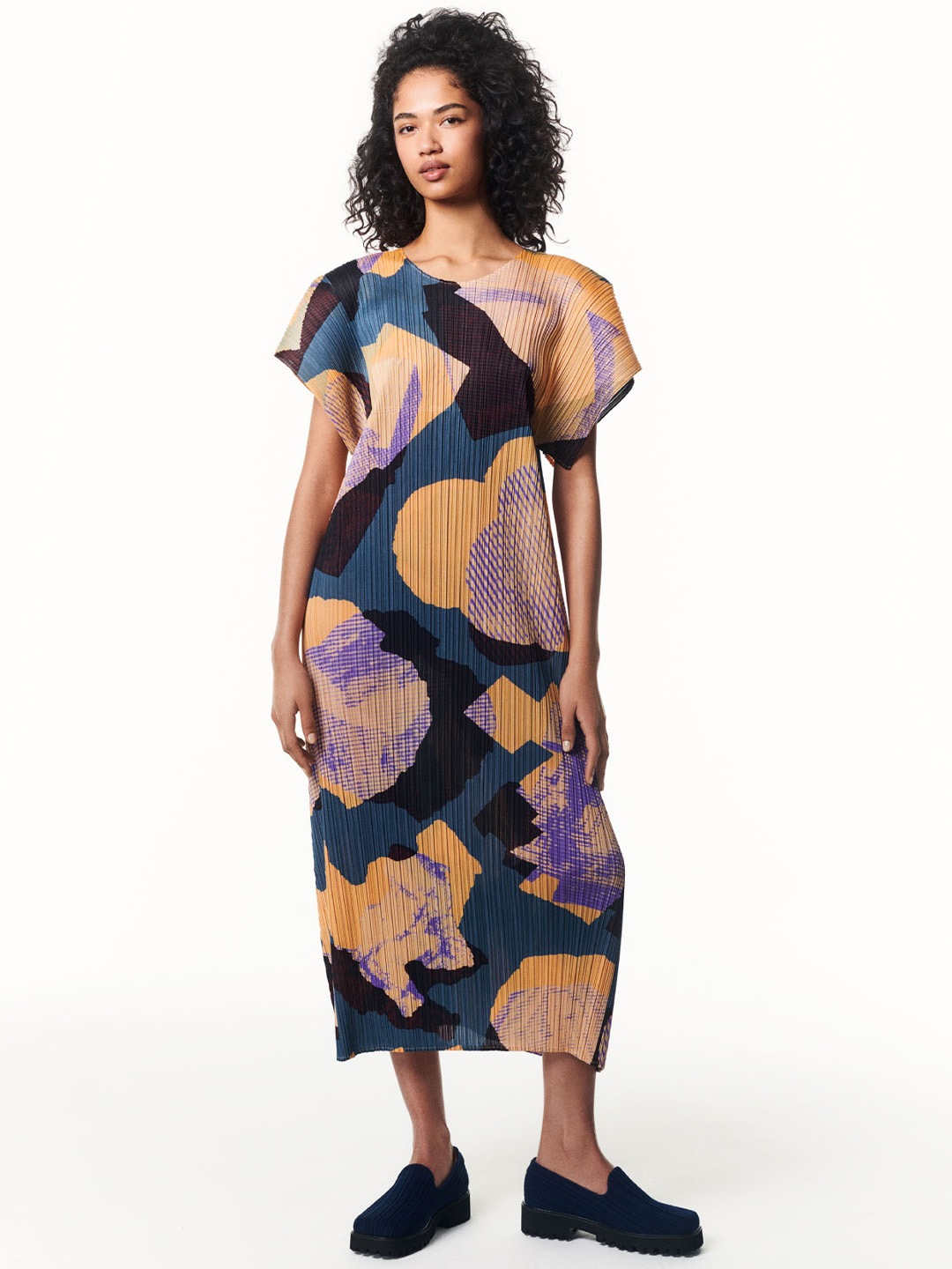 ISSEY MIYAKE シンガポール | プリーツ | ザ・ショップス