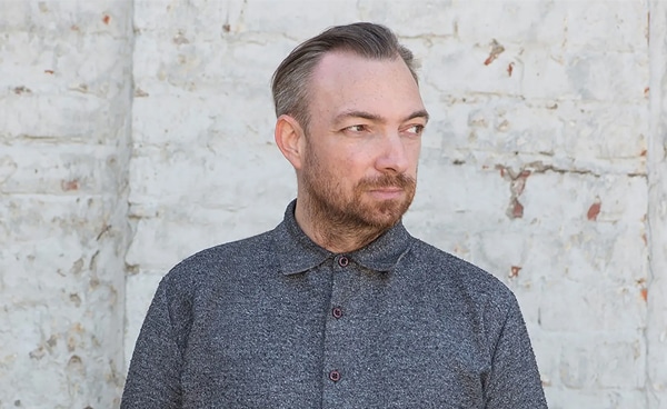 共同キュレーター、Liam Young