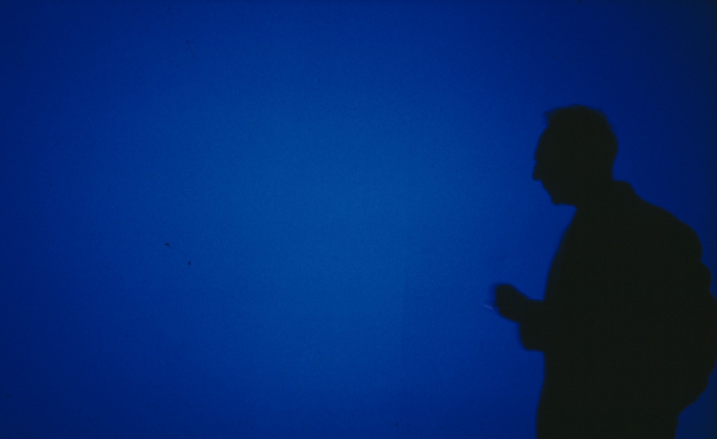Blue(1993年)、監督: Derek Jarman