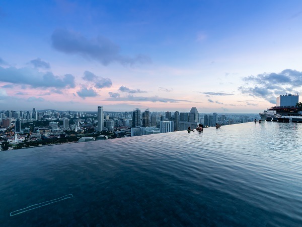 Infinity pool
