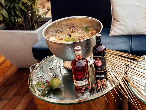 マリーナベイ・サンズ CÉ LA VI SkyBar & Sky Loungeパンチボウル