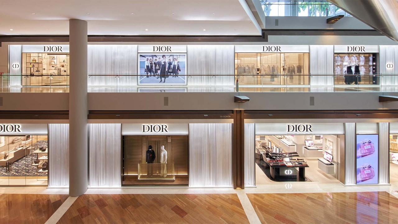 4 models in luxury fashion brand, Dior's clothing